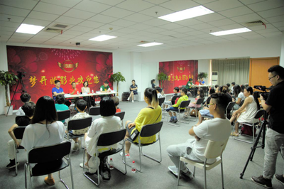 童星伯樂(lè)張曉恩 用互聯(lián)網(wǎng)技術(shù)服務(wù)推動(dòng)兒童演員事業(yè)發(fā)展